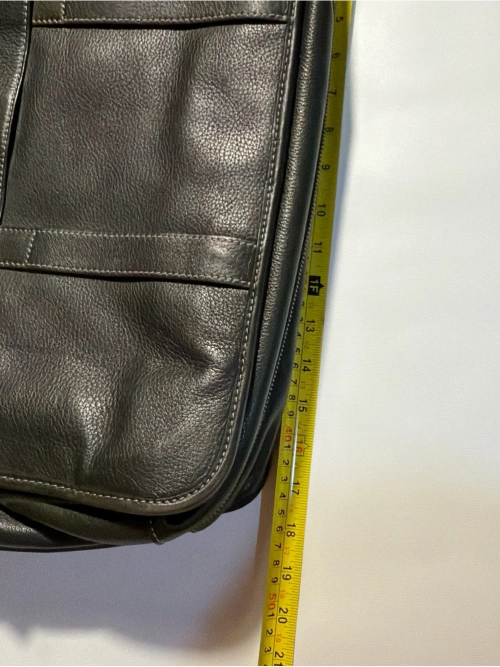 LEVENGER Bomber Leather Expandable Brief Case Messenger Travel Carry On Bag
